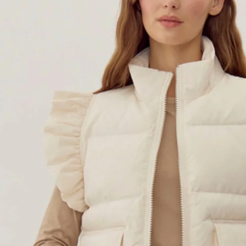 Jodifl Ruffle Sleeve Full Zip Puffer Vest Cream Pockets Size Large - Picture 11 of 11